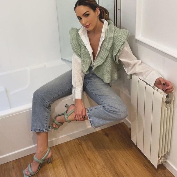 Zara open ruffle vest - Picture 1 of 5